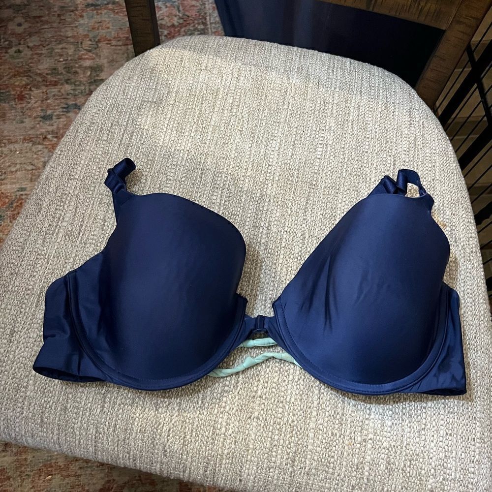 Victoria’s Secret lightly lined Demi navy/seafoam cage bra size 38D